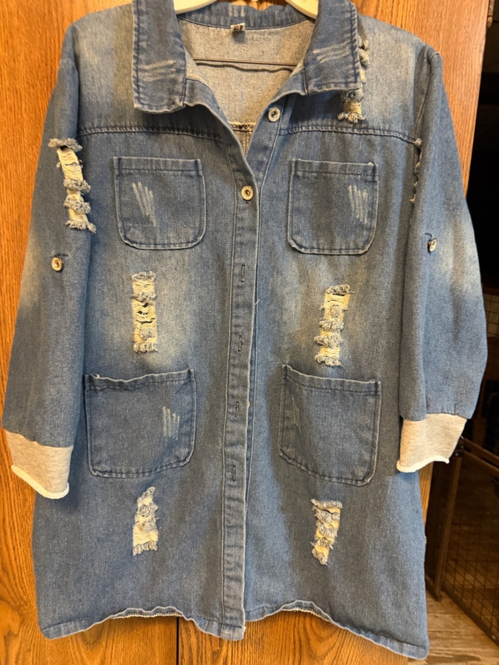 Women’s Distressed Denim Shirt/Jacket Size XL PreOwned - Picture 8 of 9